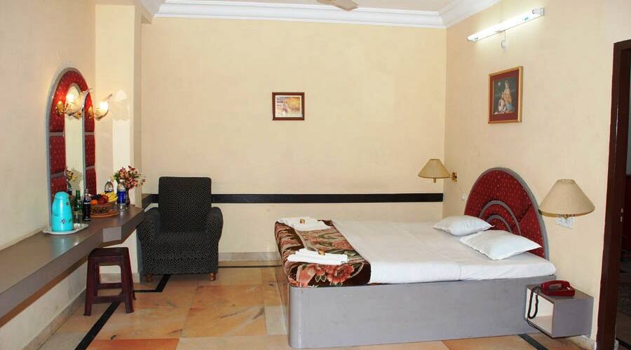 Hotel Sarvesh, Gangavathi 5